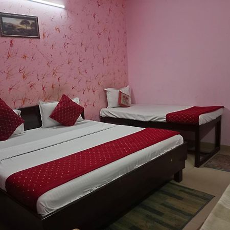 Airport Hotel Pariksheet Inn 뉴델리 외부 사진