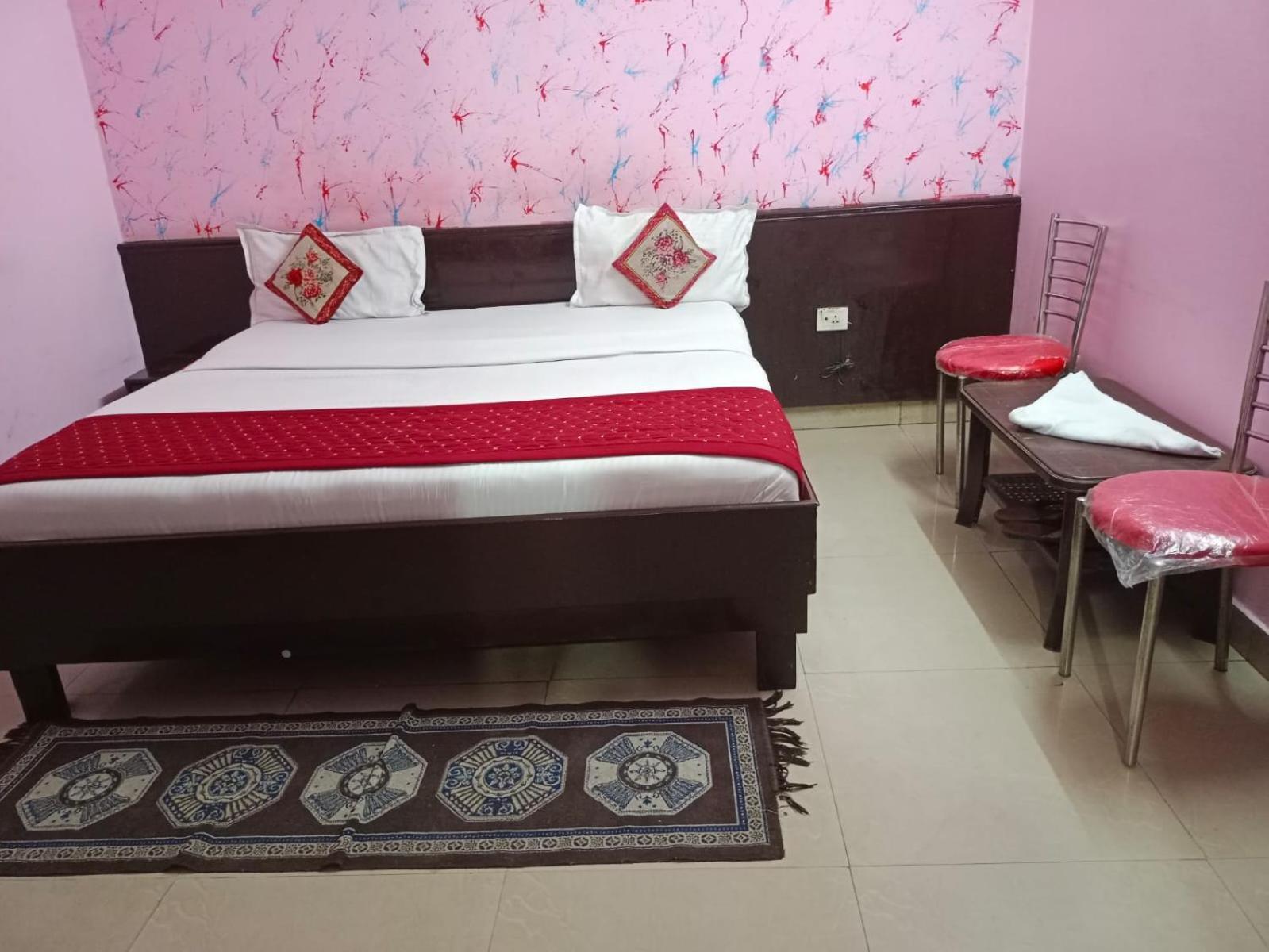 Airport Hotel Pariksheet Inn 뉴델리 외부 사진