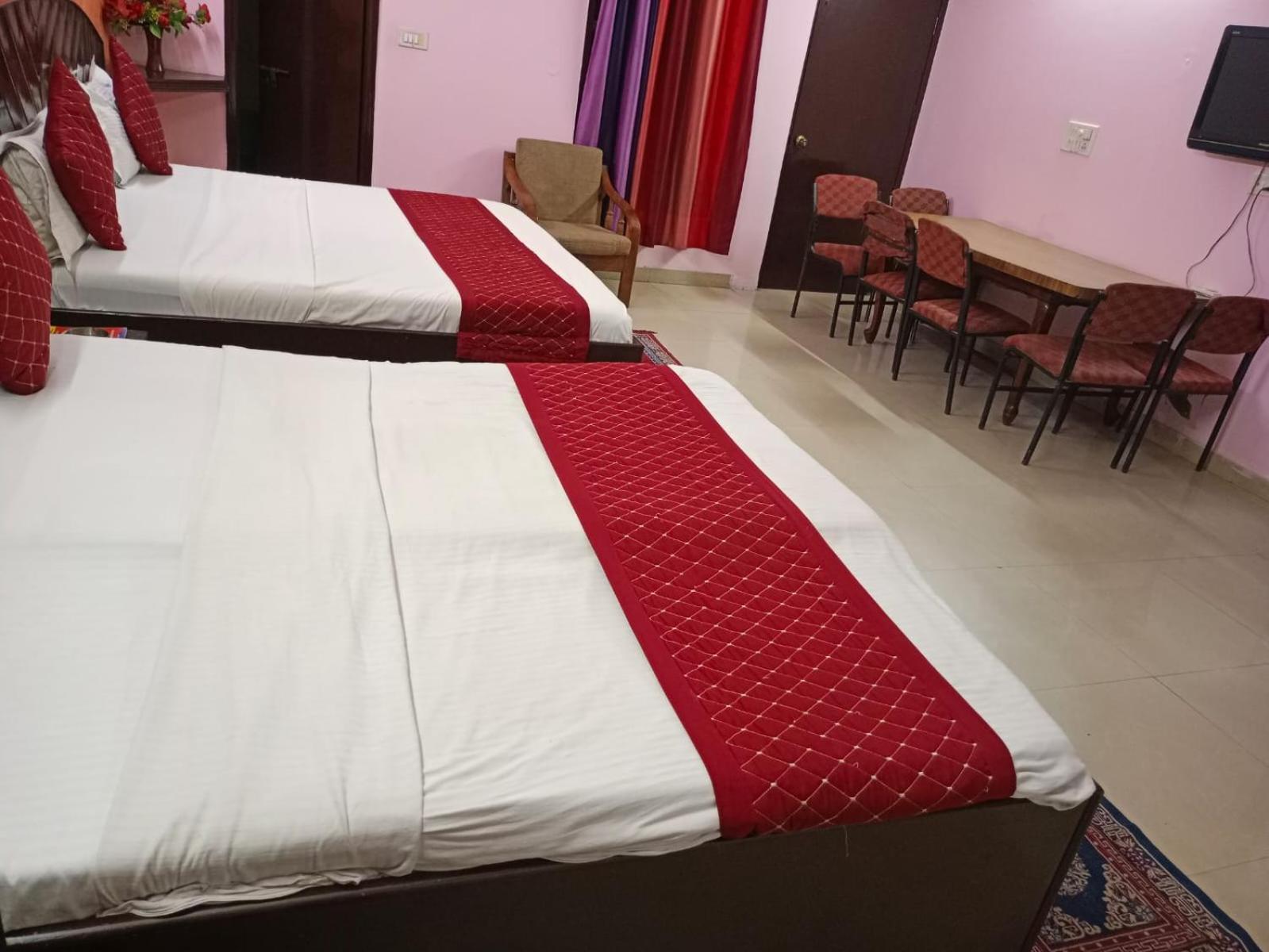 Airport Hotel Pariksheet Inn 뉴델리 외부 사진