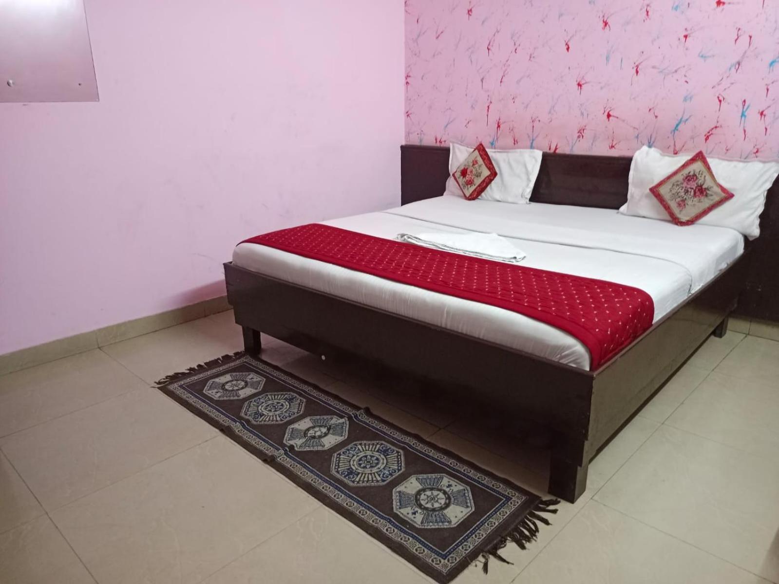 Airport Hotel Pariksheet Inn 뉴델리 외부 사진