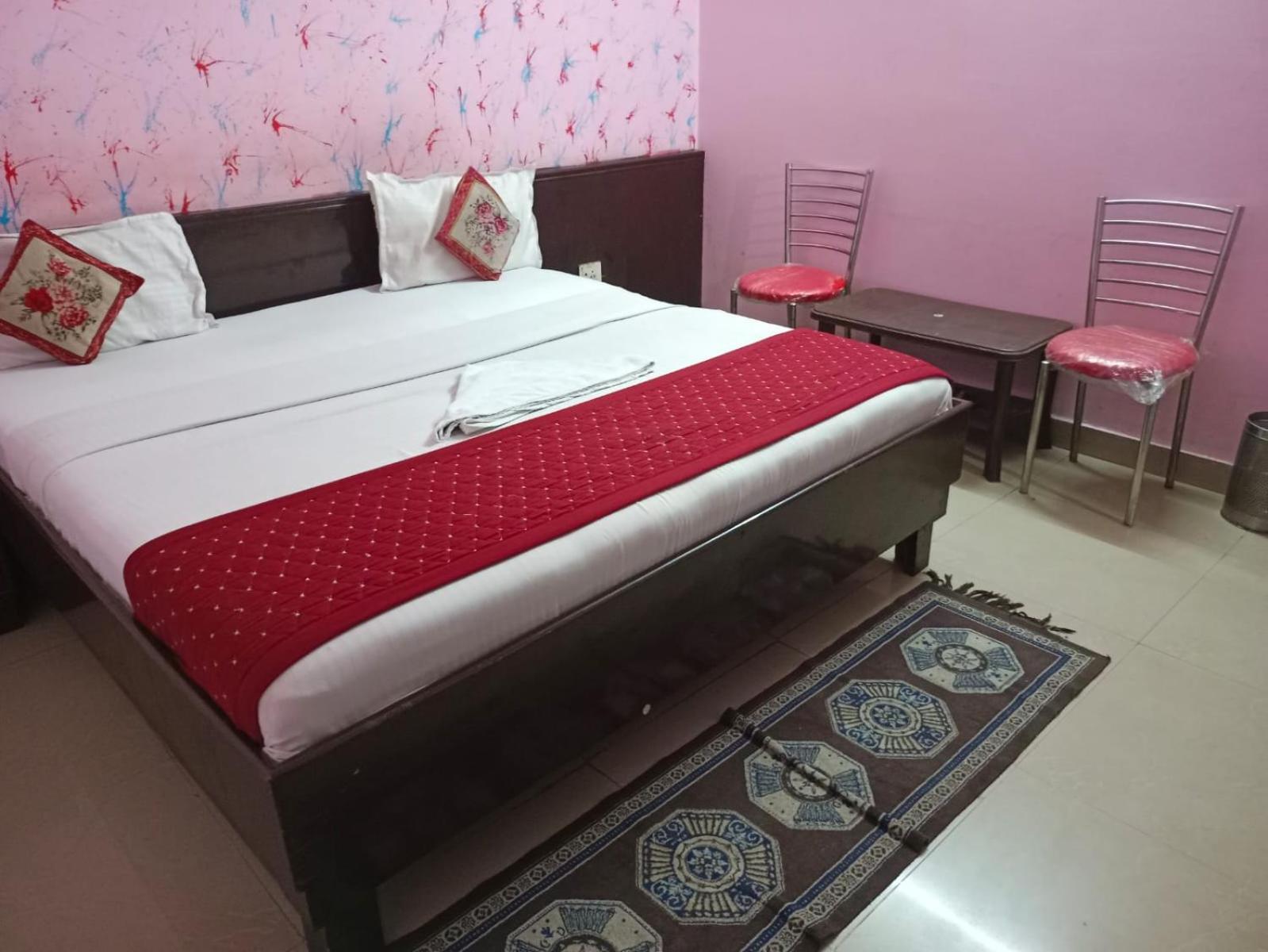 Airport Hotel Pariksheet Inn 뉴델리 외부 사진