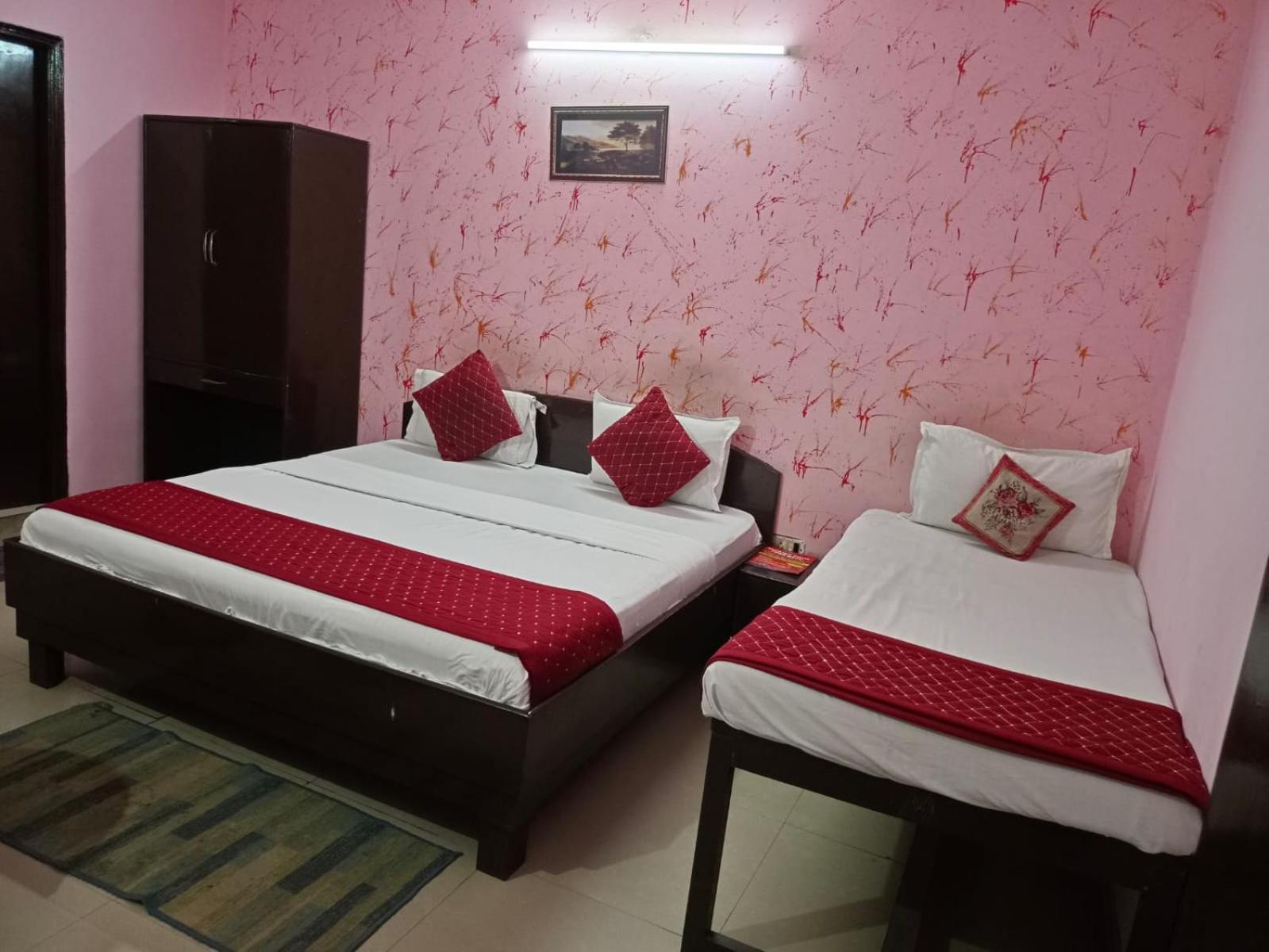 Airport Hotel Pariksheet Inn 뉴델리 외부 사진