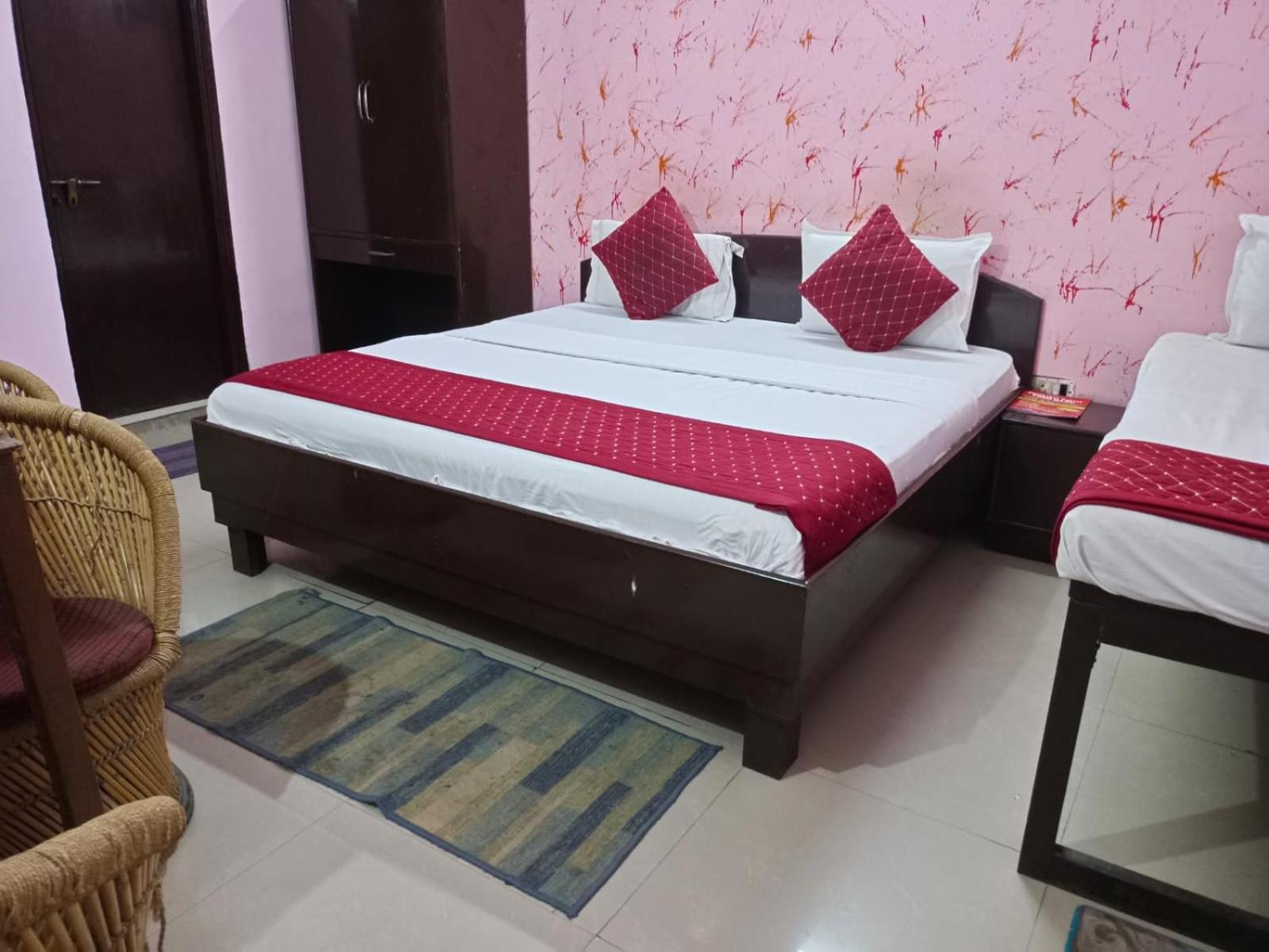 Airport Hotel Pariksheet Inn 뉴델리 외부 사진