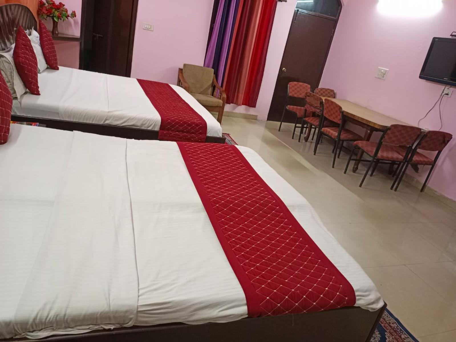 Airport Hotel Pariksheet Inn 뉴델리 외부 사진