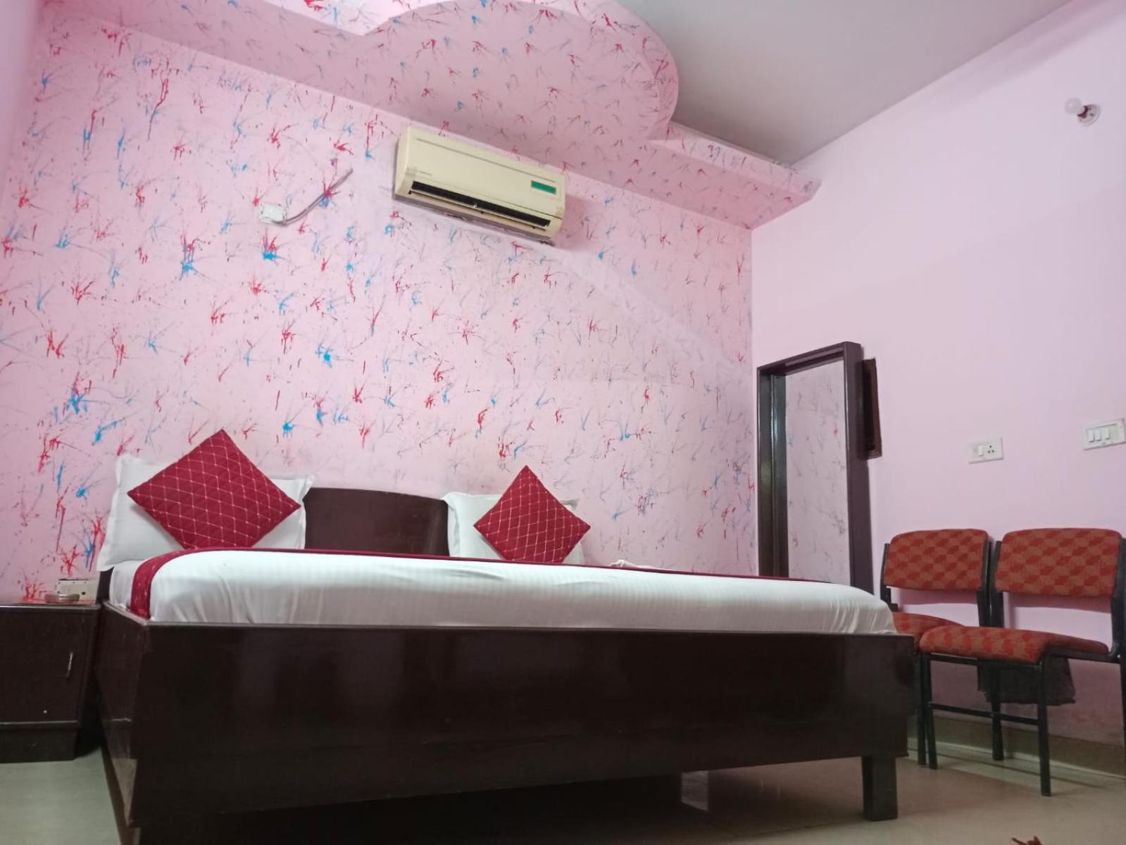 Airport Hotel Pariksheet Inn 뉴델리 외부 사진