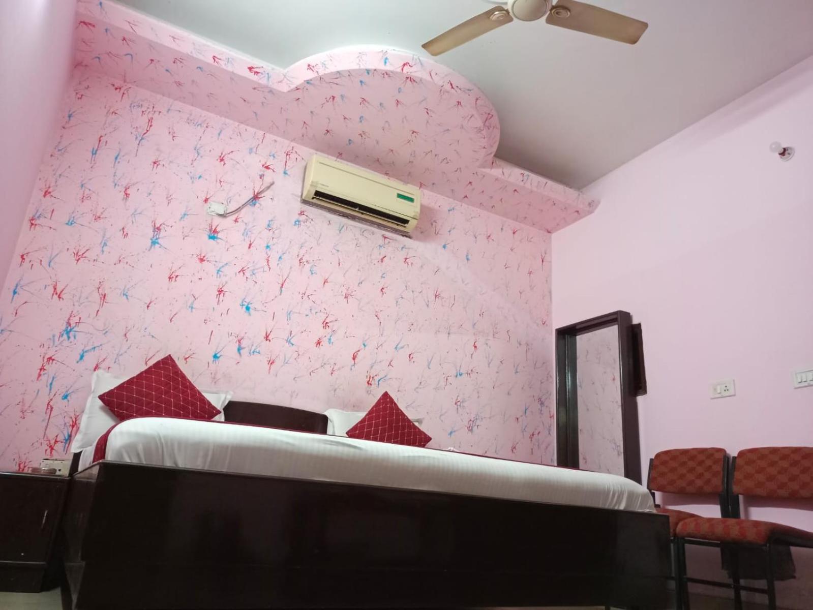 Airport Hotel Pariksheet Inn 뉴델리 외부 사진