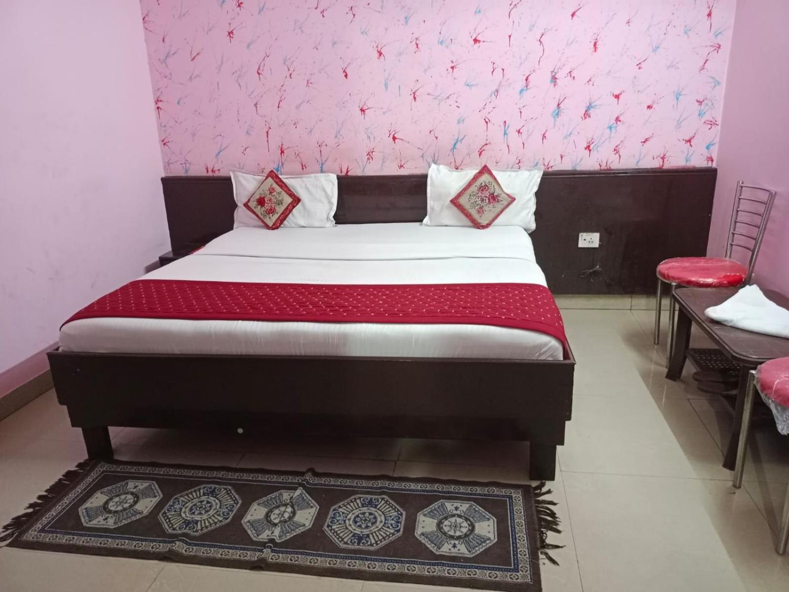 Airport Hotel Pariksheet Inn 뉴델리 외부 사진