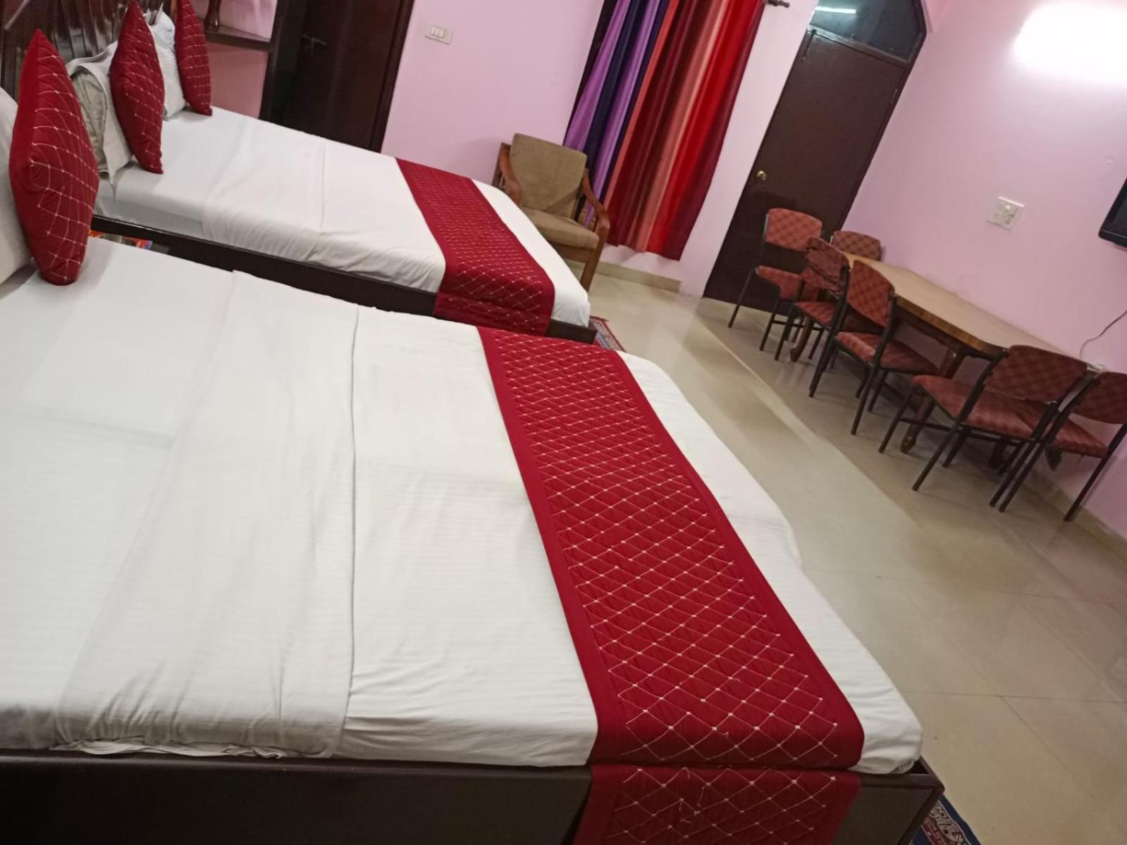 Airport Hotel Pariksheet Inn 뉴델리 외부 사진