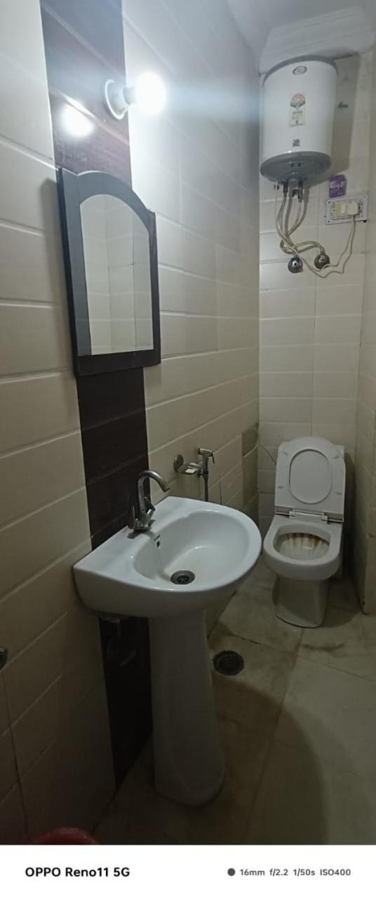 Airport Hotel Pariksheet Inn 뉴델리 외부 사진