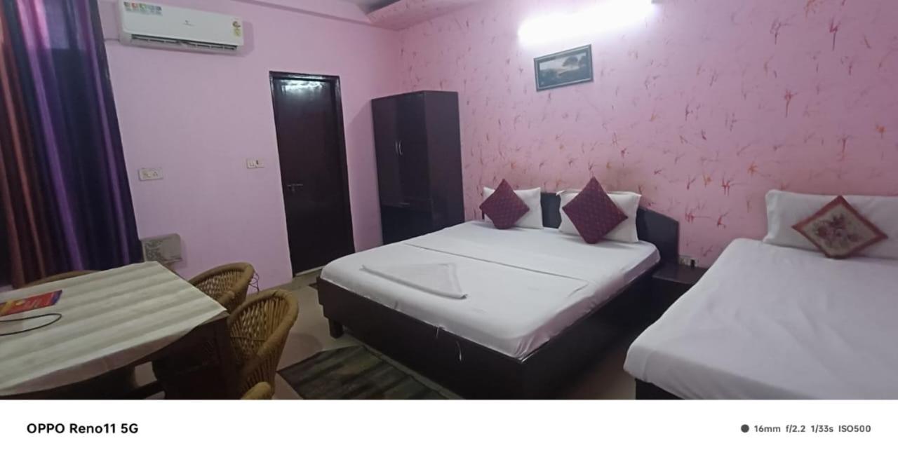 Airport Hotel Pariksheet Inn 뉴델리 외부 사진