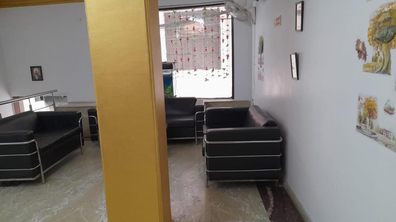 Airport Hotel Pariksheet Inn 뉴델리 외부 사진