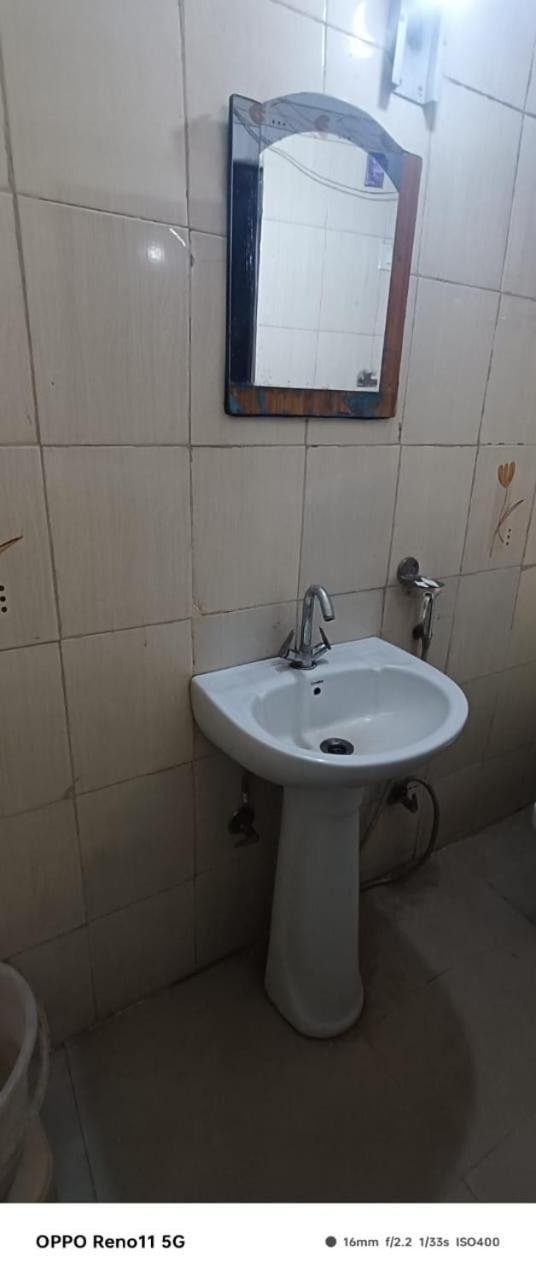 Airport Hotel Pariksheet Inn 뉴델리 외부 사진