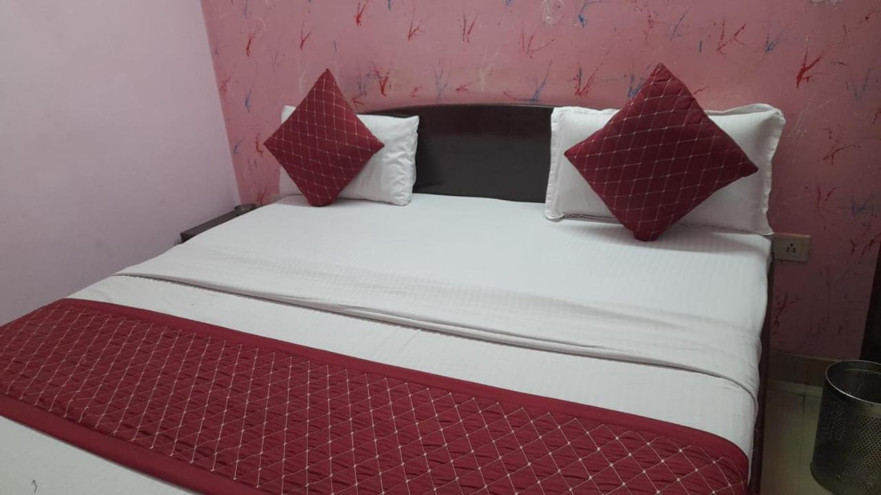 Airport Hotel Pariksheet Inn 뉴델리 외부 사진
